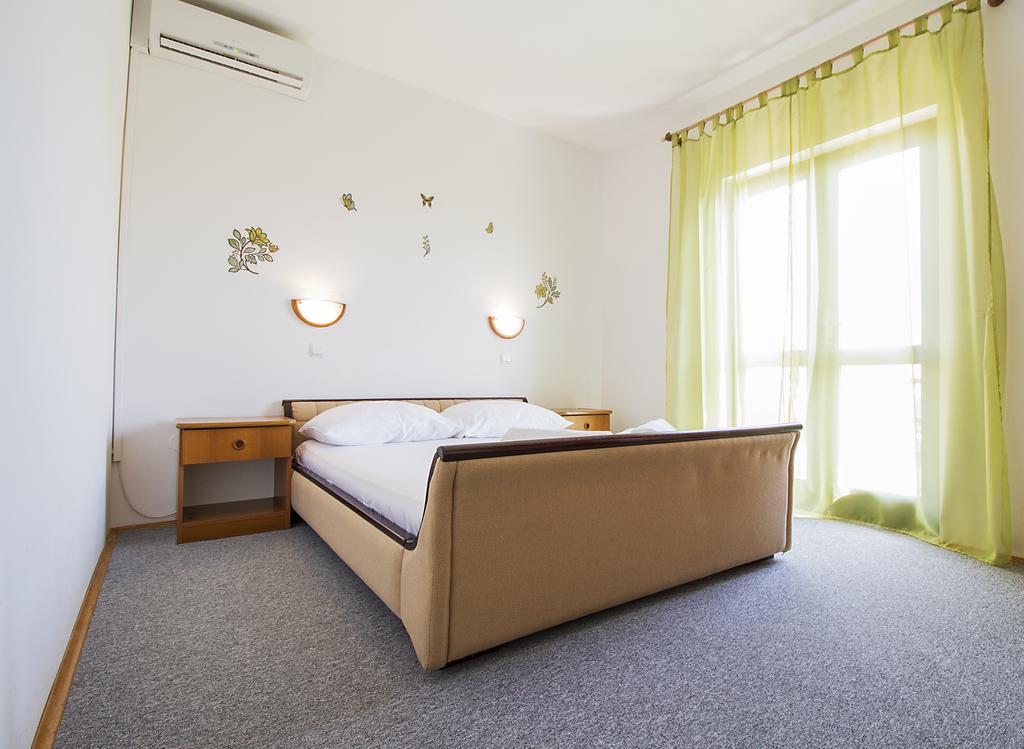 Bed and Breakfast Pansion Maria à Zadar Extérieur photo