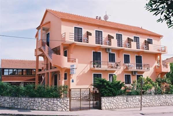Bed and Breakfast Pansion Maria à Zadar Extérieur photo
