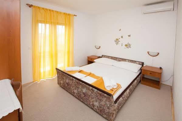 Bed and Breakfast Pansion Maria à Zadar Extérieur photo
