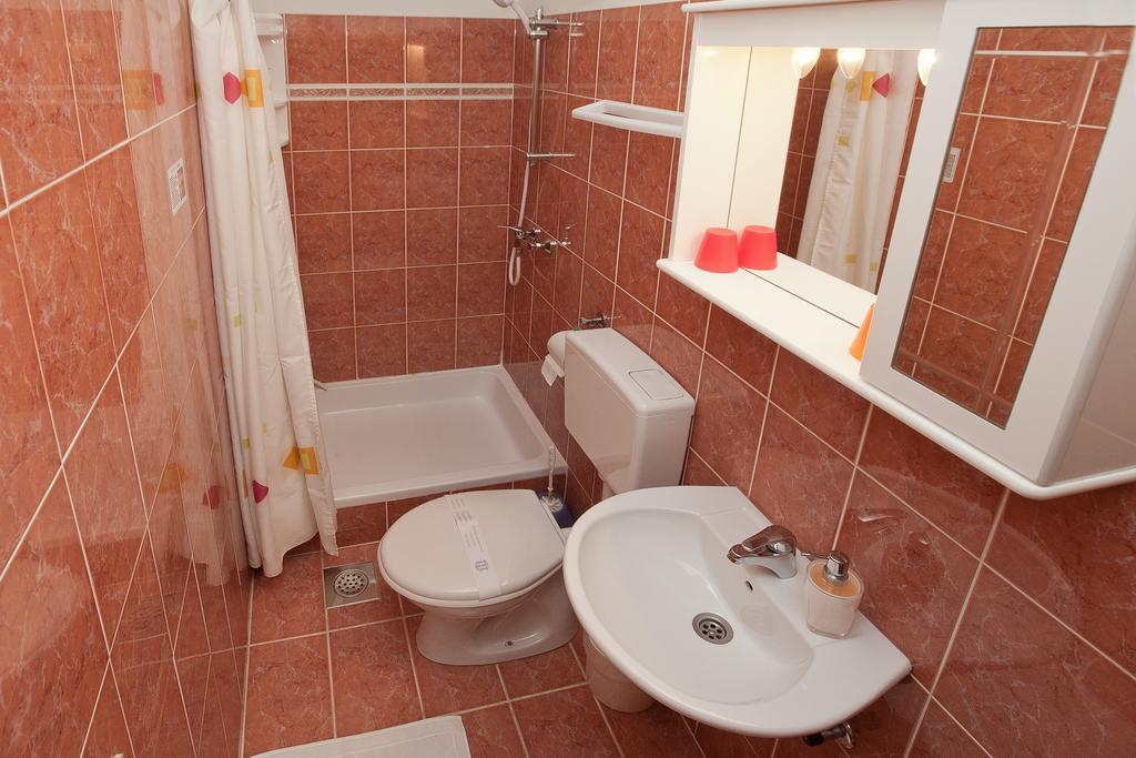 Bed and Breakfast Pansion Maria à Zadar Extérieur photo