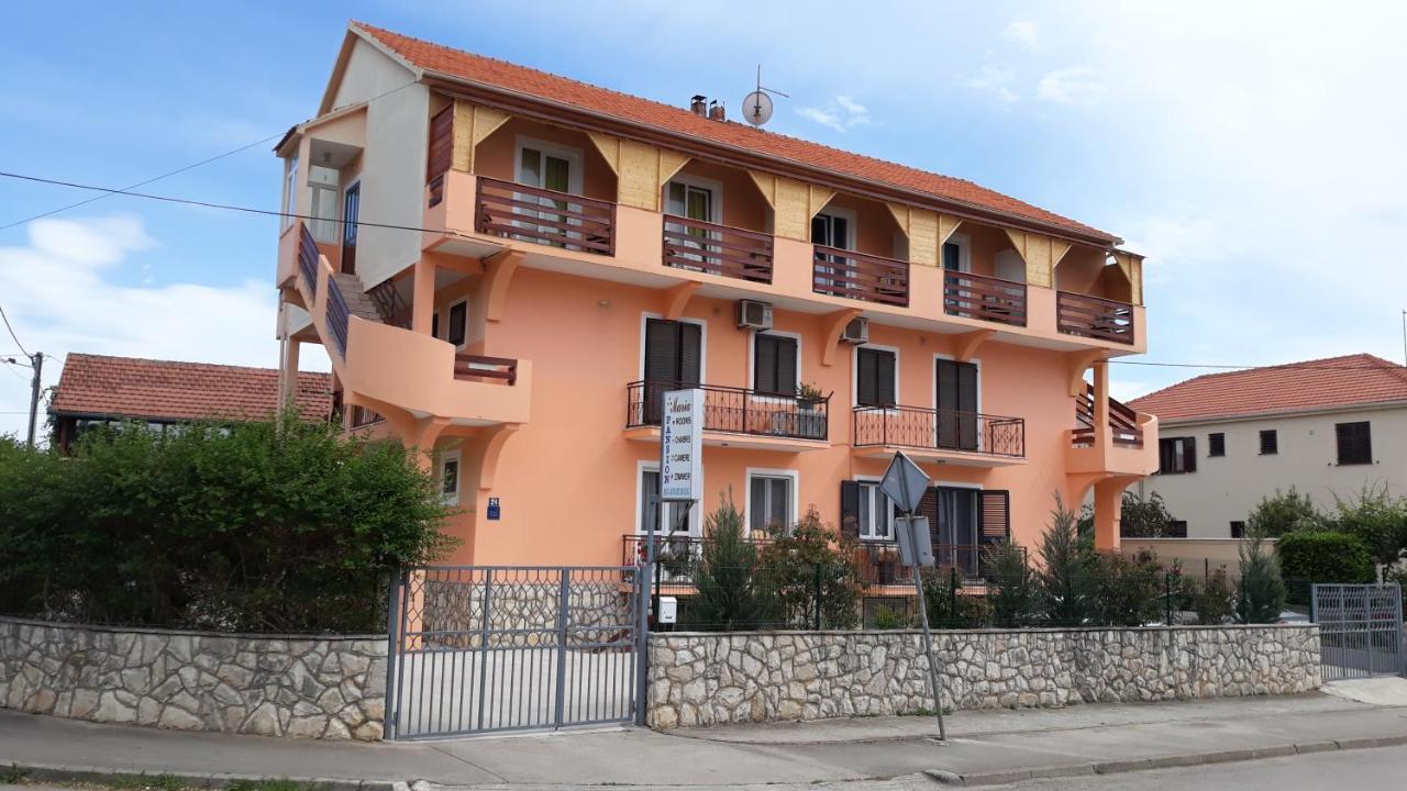 Bed and Breakfast Pansion Maria à Zadar Extérieur photo